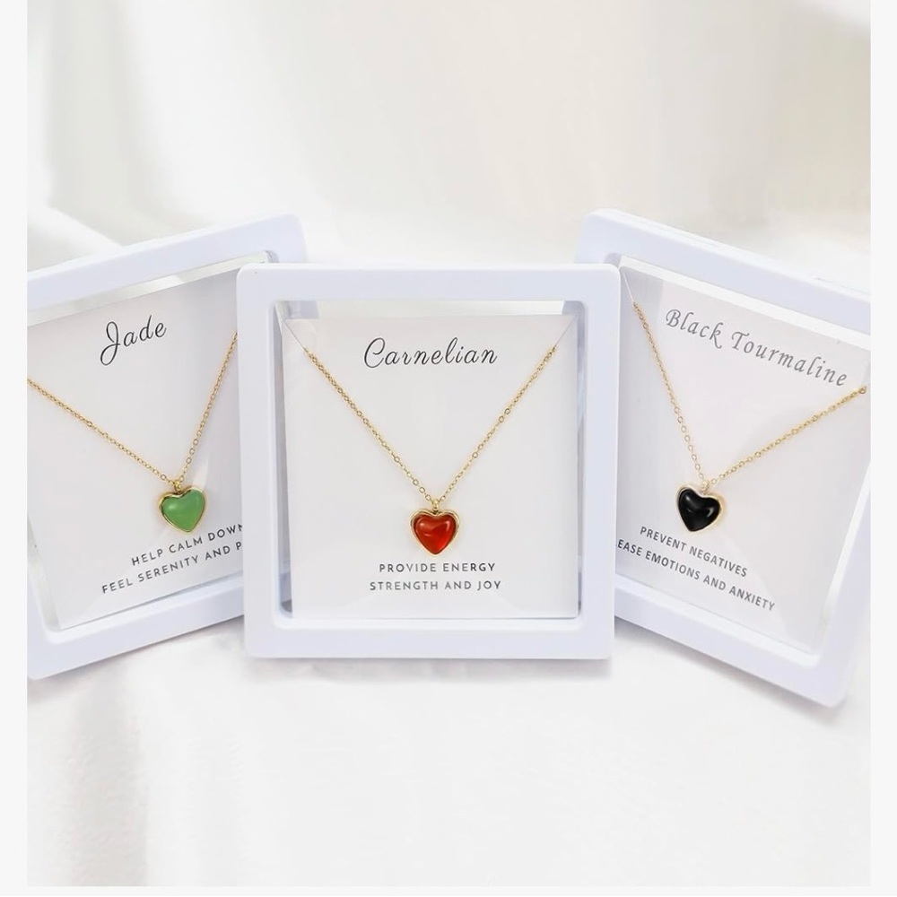 Red Carnelian Heart Pendant Necklace Gold Dainty Gemstone Jewelry - Picture 4 of 7